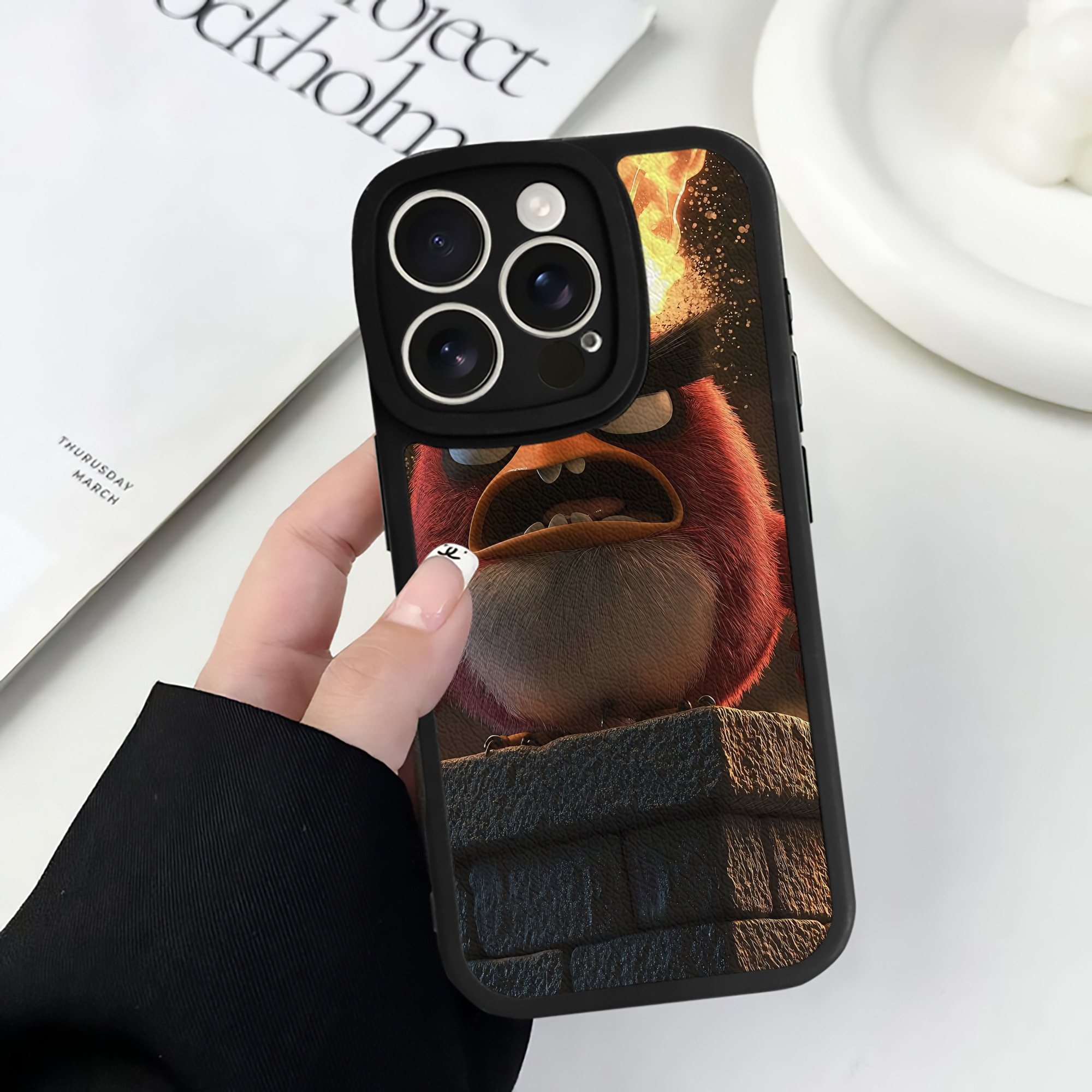 （画像用） Angry Birds アングリーバード 【iPhone 16シリーズ対応】シリコンスマホケース（レザー調） 材質：シリコン